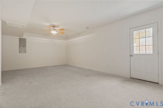 12409 Avon Lake Cir, Midlothian, VA 23114