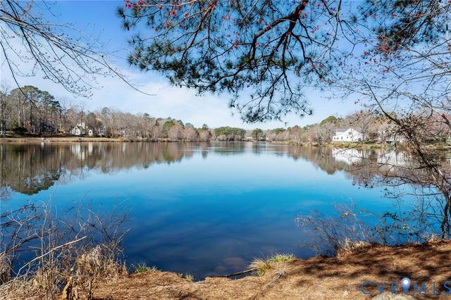 12409 Avon Lake Cir, Midlothian, VA 23114