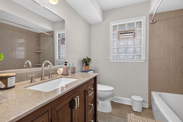 4945 N 57th STREET, Milwaukee, WI 53218