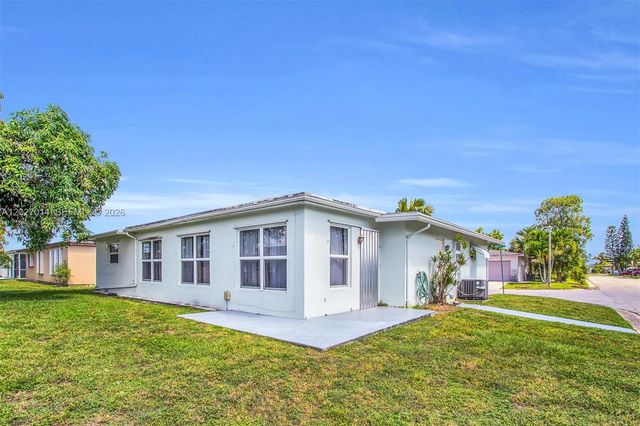 7005 NW 11th Ct, Margate, FL 33063