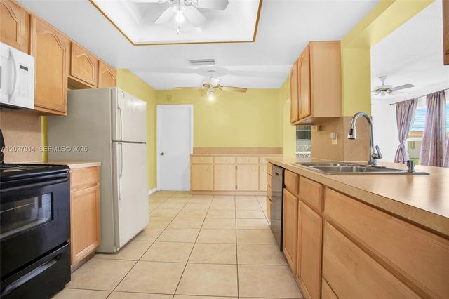 7005 NW 11th Ct, Margate, FL 33063