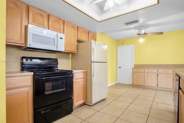7005 NW 11th Ct, Margate, FL 33063