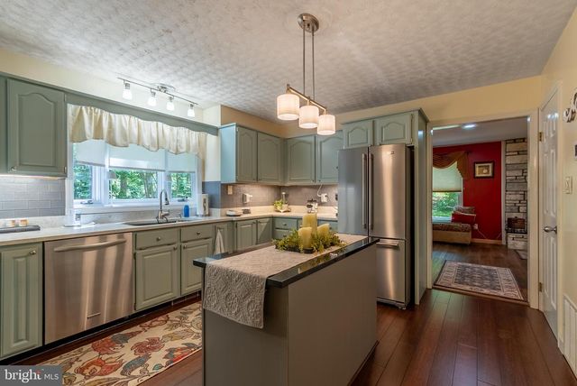 7647 HEDGESVILLE RD, Hedgesville, WV 25427