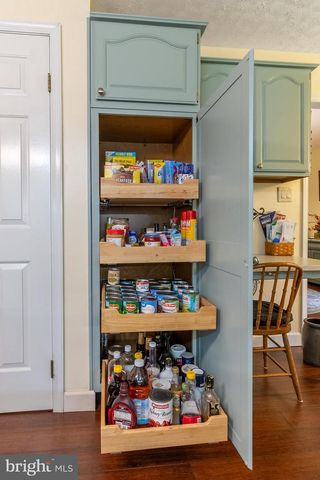 7647 HEDGESVILLE RD, Hedgesville, WV 25427