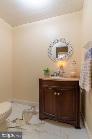 7647 HEDGESVILLE RD, Hedgesville, WV 25427