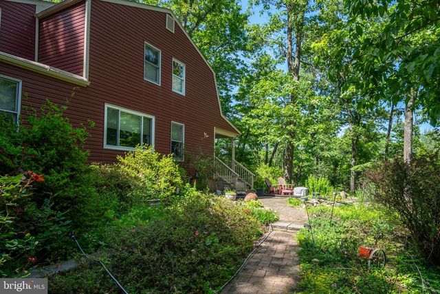 7647 HEDGESVILLE RD, Hedgesville, WV 25427