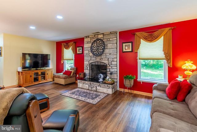 7647 HEDGESVILLE RD, Hedgesville, WV 25427