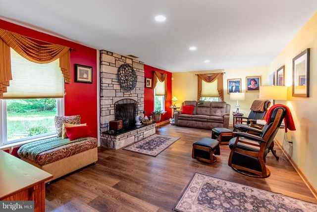 7647 HEDGESVILLE RD, Hedgesville, WV 25427