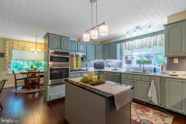 7647 HEDGESVILLE RD, Hedgesville, WV 25427