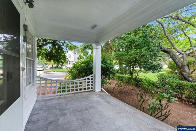 750 High St SE, Salem, OR 97301