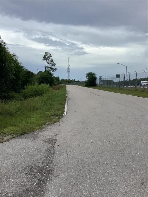 Benfield RD, NAPLES, FL 34114 — exterior