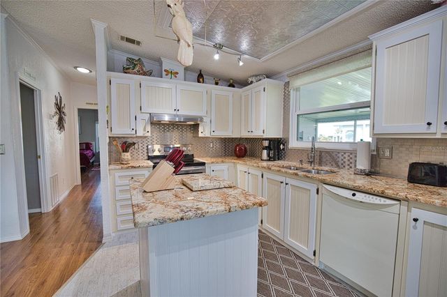 427 TARDE LOGO CIRCLE, North Port, FL 34287