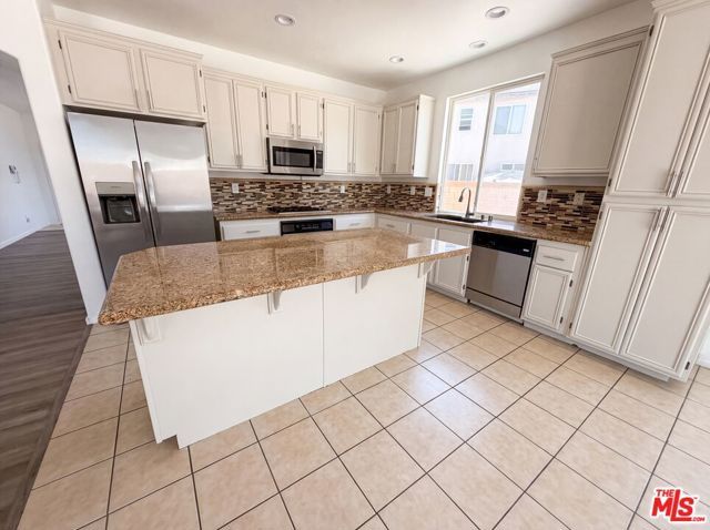 3147 W Lingard Street, Lancaster, CA 93536