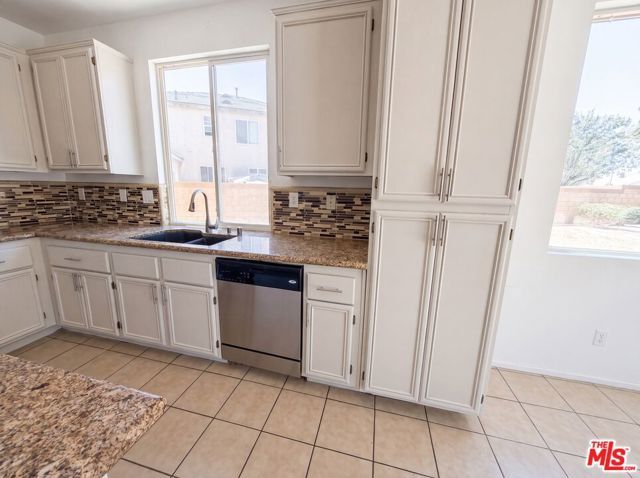 3147 W Lingard Street, Lancaster, CA 93536