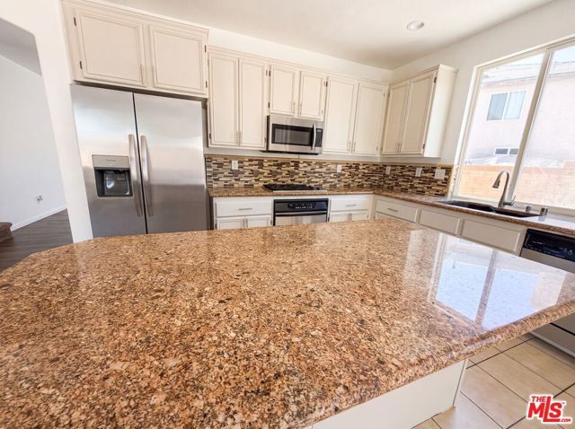 3147 W Lingard Street, Lancaster, CA 93536