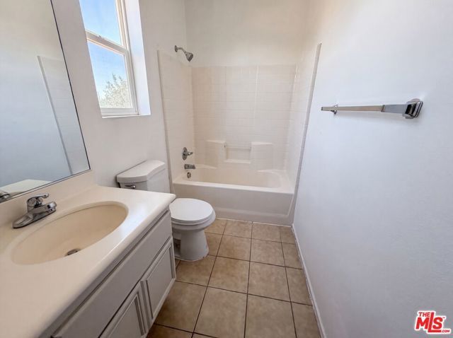 3147 W Lingard Street, Lancaster, CA 93536