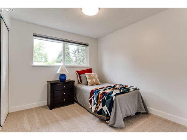 4442 THUNDERBIRD St, Eugene, OR 97404
