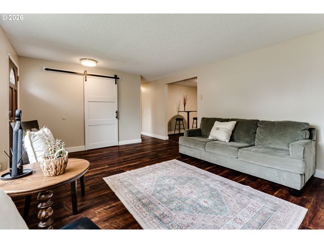 4442 THUNDERBIRD St, Eugene, OR 97404