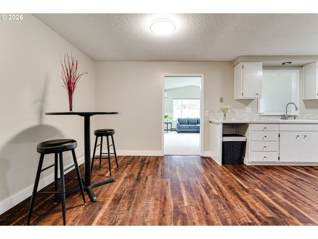 4442 THUNDERBIRD St, Eugene, OR 97404