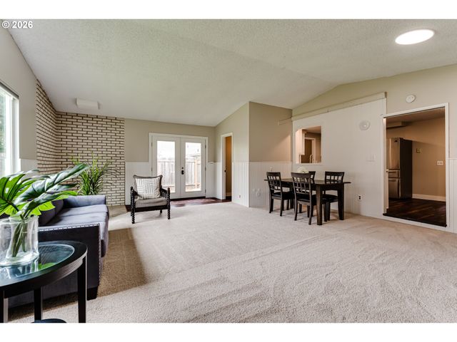 4442 THUNDERBIRD St, Eugene, OR 97404