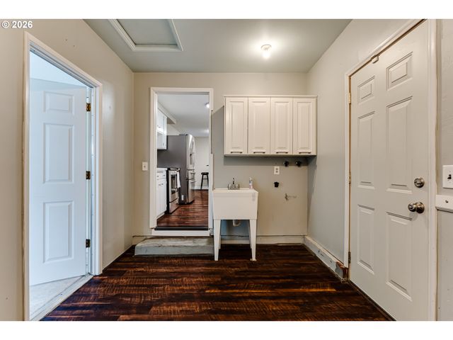 4442 THUNDERBIRD St, Eugene, OR 97404