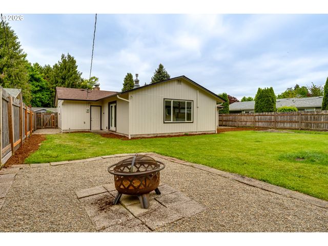 4442 THUNDERBIRD St, Eugene, OR 97404