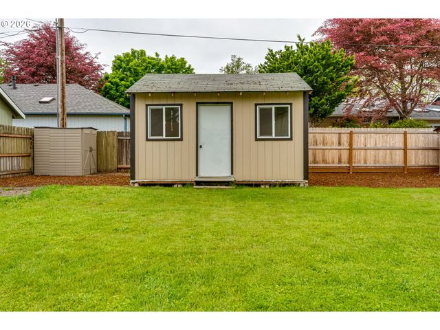 4442 THUNDERBIRD St, Eugene, OR 97404