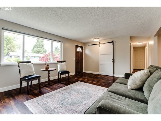 4442 THUNDERBIRD St, Eugene, OR 97404