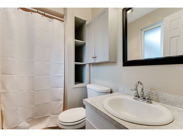 4442 THUNDERBIRD St, Eugene, OR 97404