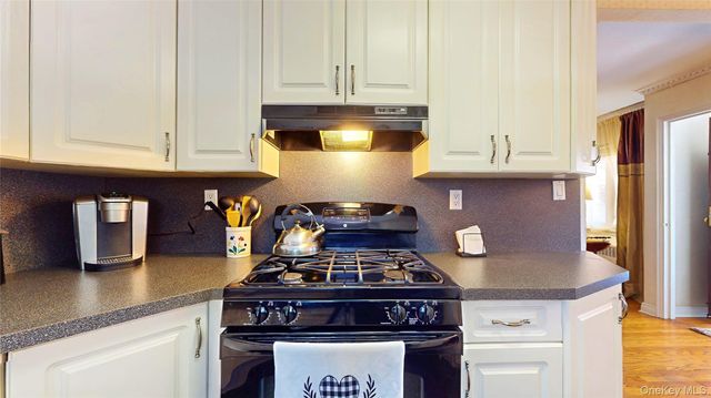 6224 78th Street, Middle Village, NY 11379