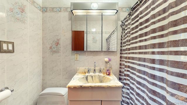 6224 78th Street, Middle Village, NY 11379