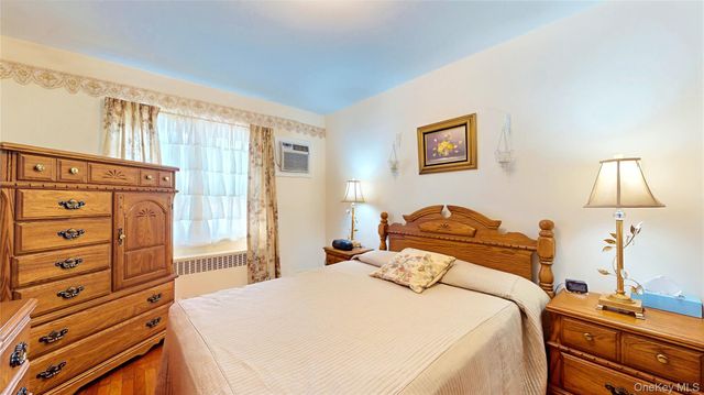 6224 78th Street, Middle Village, NY 11379