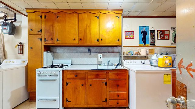 6224 78th Street, Middle Village, NY 11379