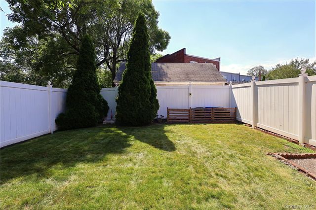 6224 78th Street, Middle Village, NY 11379