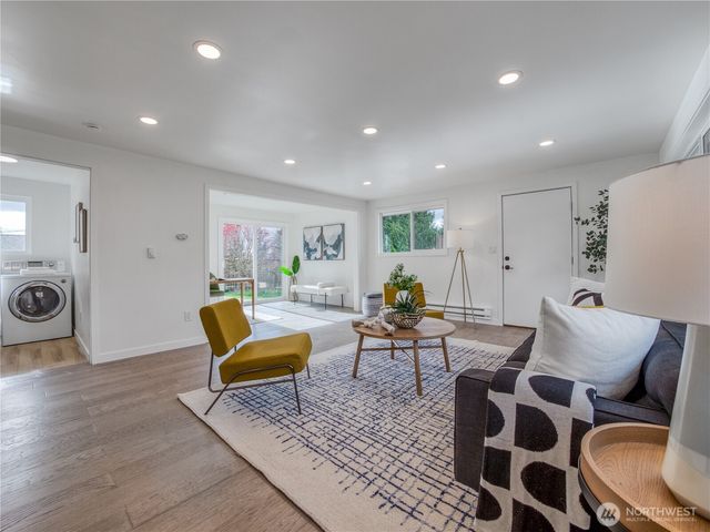 18 232nd Place SW, Bothell, WA 98021