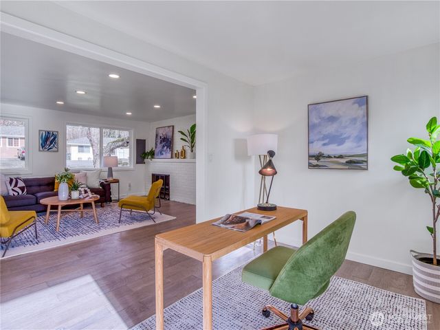 18 232nd Place SW, Bothell, WA 98021