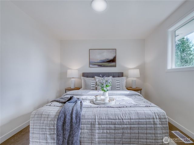 18 232nd Place SW, Bothell, WA 98021