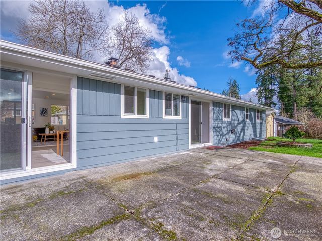 18 232nd Place SW, Bothell, WA 98021
