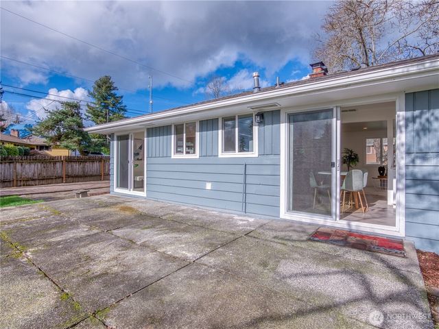 18 232nd Place SW, Bothell, WA 98021