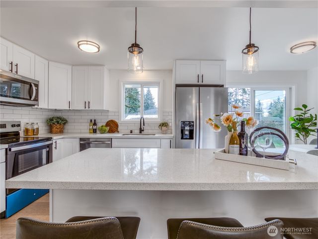 18 232nd Place SW, Bothell, WA 98021