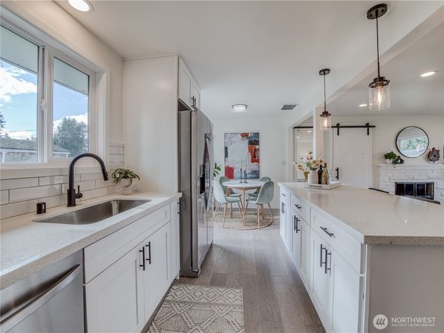 18 232nd Place SW, Bothell, WA 98021