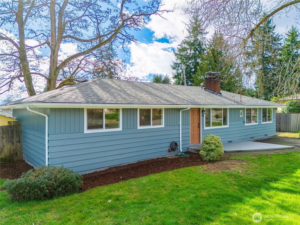 18 232nd Place SW, Bothell, WA 98021