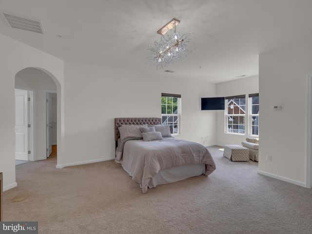 22351 SWEETSPIRE DR, Clarksburg, MD 20871