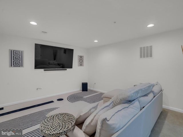 22351 SWEETSPIRE DR, Clarksburg, MD 20871