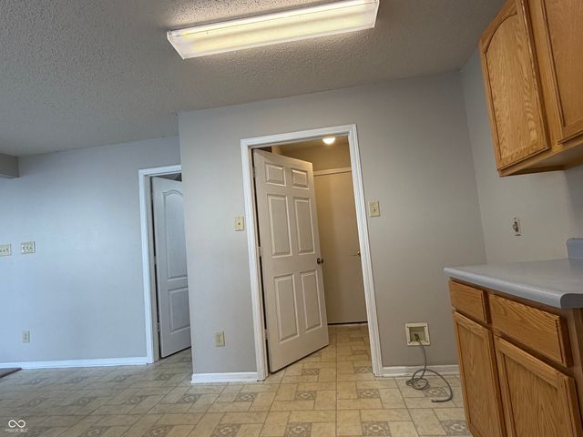 9218 W Swimming Hole Lane, Pendleton, IN 46064