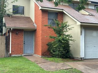312 Victoria, Grand Prairie, TX 75052