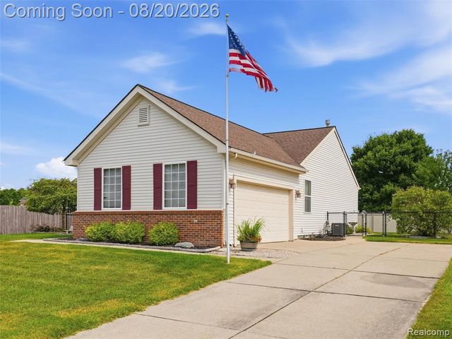 35898 Covington Lane, New Baltimore, MI 48047