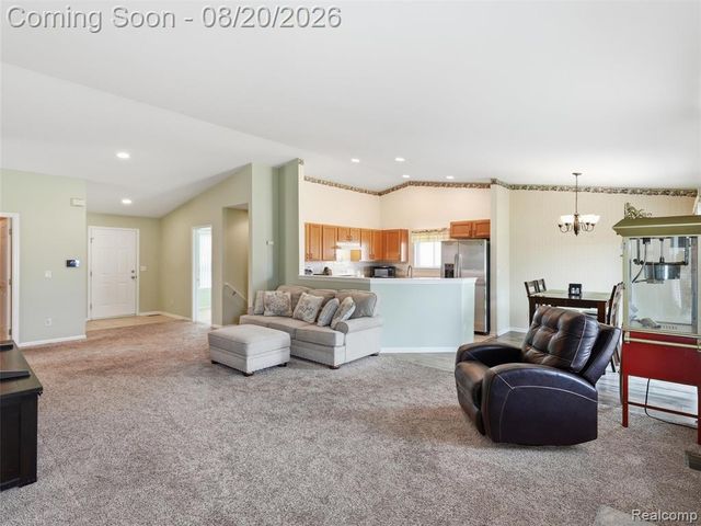 35898 Covington Lane, New Baltimore, MI 48047