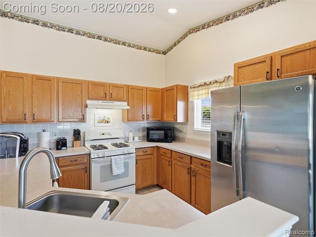 35898 Covington Lane, New Baltimore, MI 48047