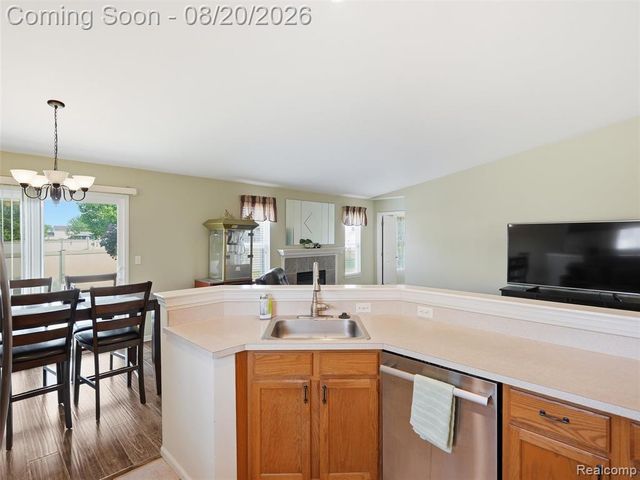 35898 Covington Lane, New Baltimore, MI 48047